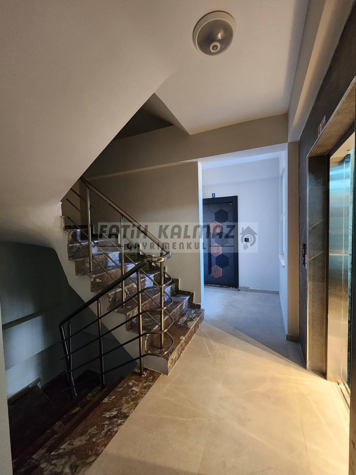 Konya Selçuklu S. Eyyubi Mahallesi’nde Satılık 2+1 Yüksek Giriş Daire – 100 m²