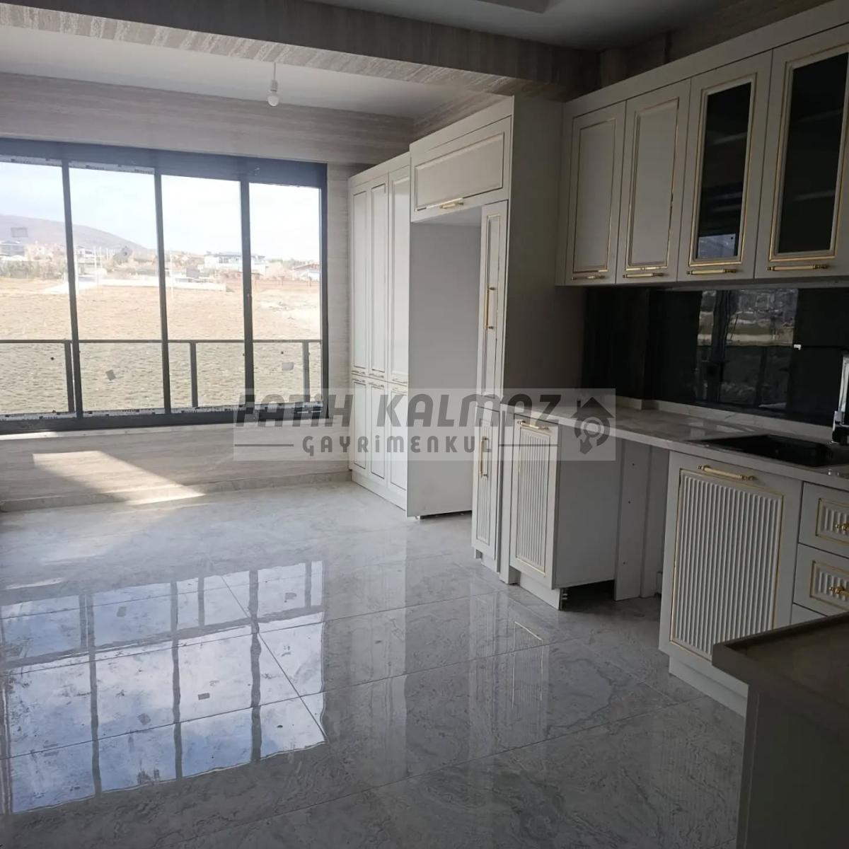 Konya Selçuklu S. Eyyubi Mahallesi’nde Satılık 2+1 Yüksek Giriş Daire – 100 m²