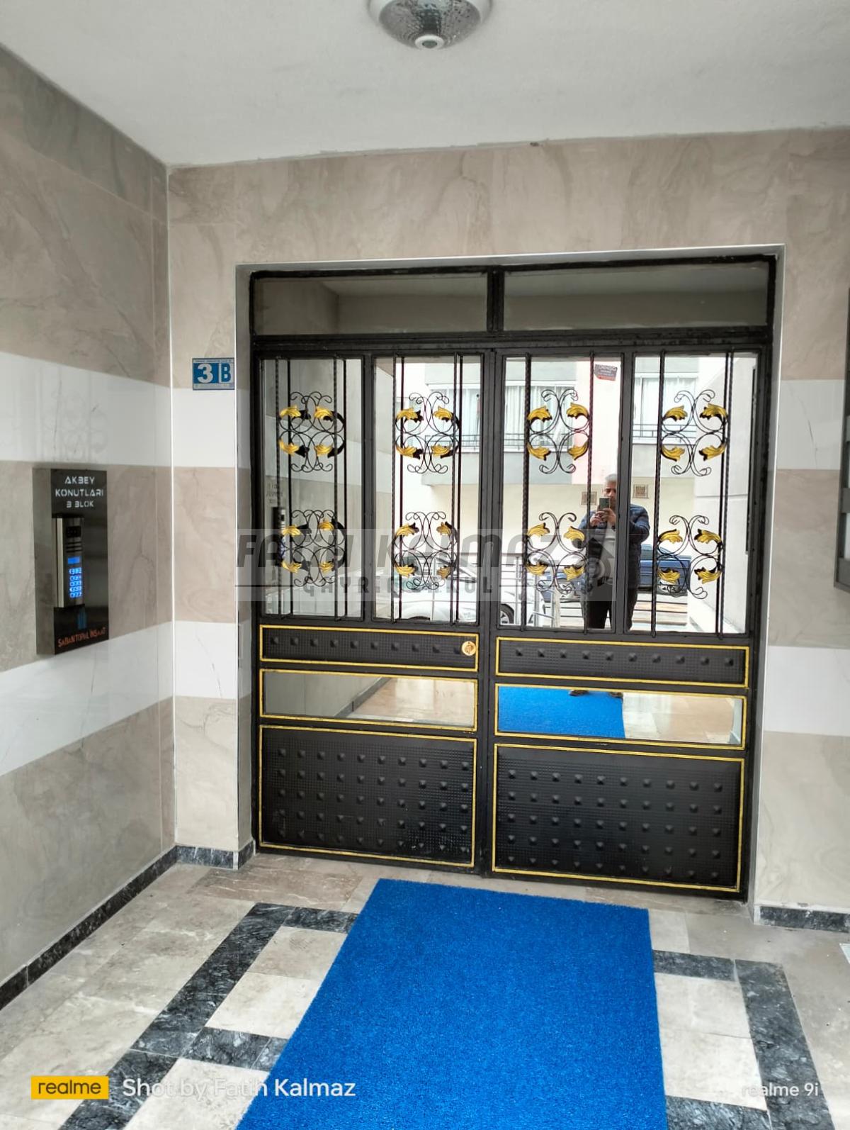 Konya Karatay Erenler Mahallesi’nde Satılık 3+1 GirişKat Daire – 150 m², Site İçi