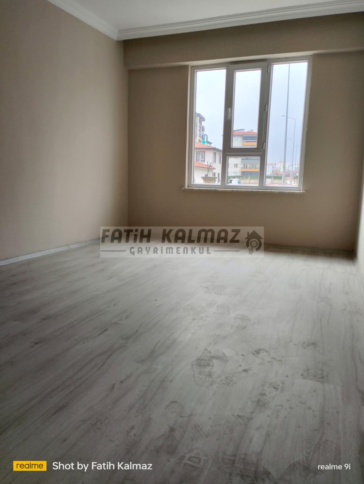 Konya Karatay Erenler Mahallesi’nde Satılık 3+1 GirişKat Daire – 150 m², Site İçi