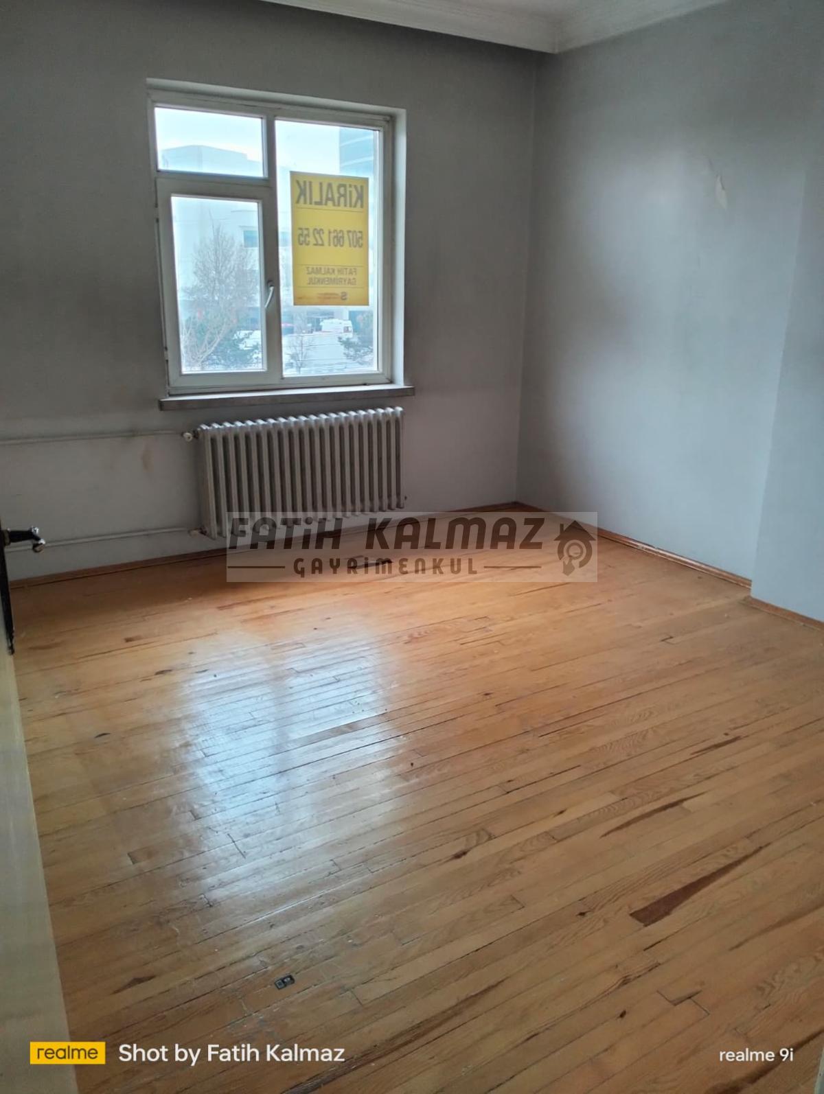 Konya Selçuklu Aydınlık Evler Mahallesi’nde Kiralık 3+1 AraKat Geniş Daire – 155 m²