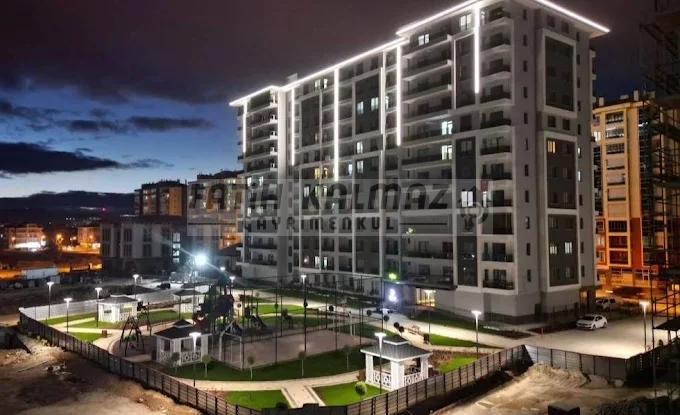 Konya Meram Uluırmak Mahallesi’nde Fahrunnisa Evleri Satılık 3+1 Boş Hisse – 150 m² I Site İçi