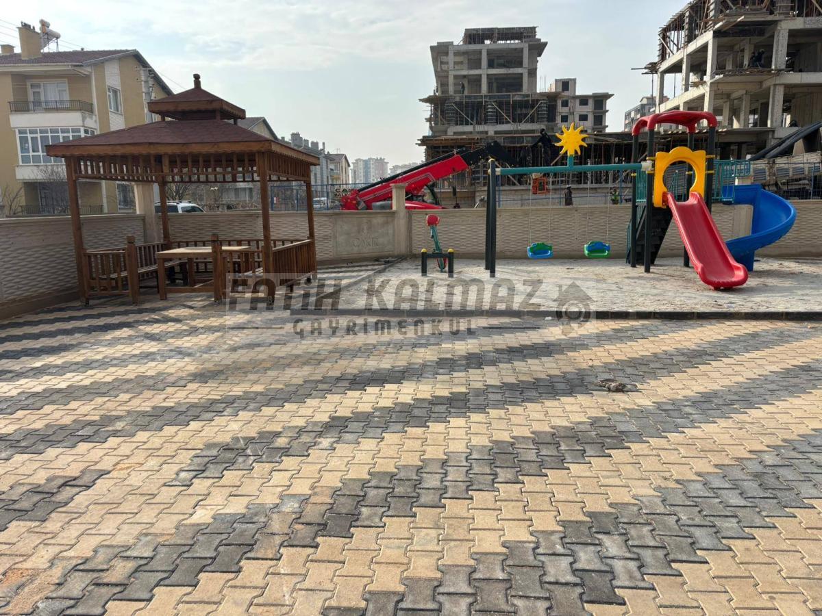 Konya Selçuklu Sancak Mahallesi’nde Satılık 3+1 AraKat Daire – 160 m², Site İçi