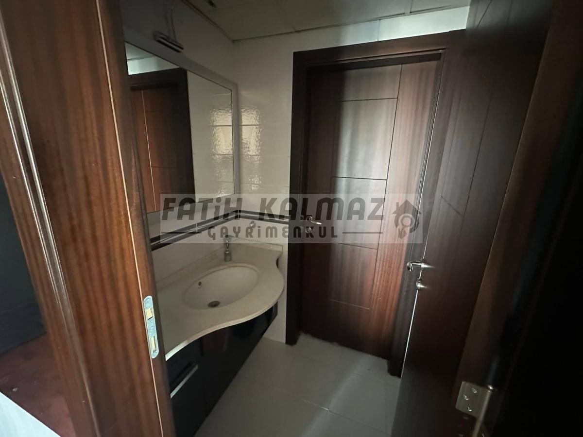 Konya Selçuklu Yazır Mahallesi’nde Satılık 4+1 AraKat Daire – 190 m², Ecdat Parkı Cepheli