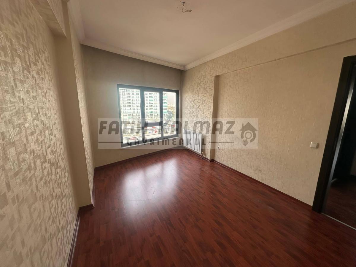 Konya Selçuklu Yazır Mahallesi’nde Satılık 4+1 AraKat Daire – 190 m², Ecdat Parkı Cepheli