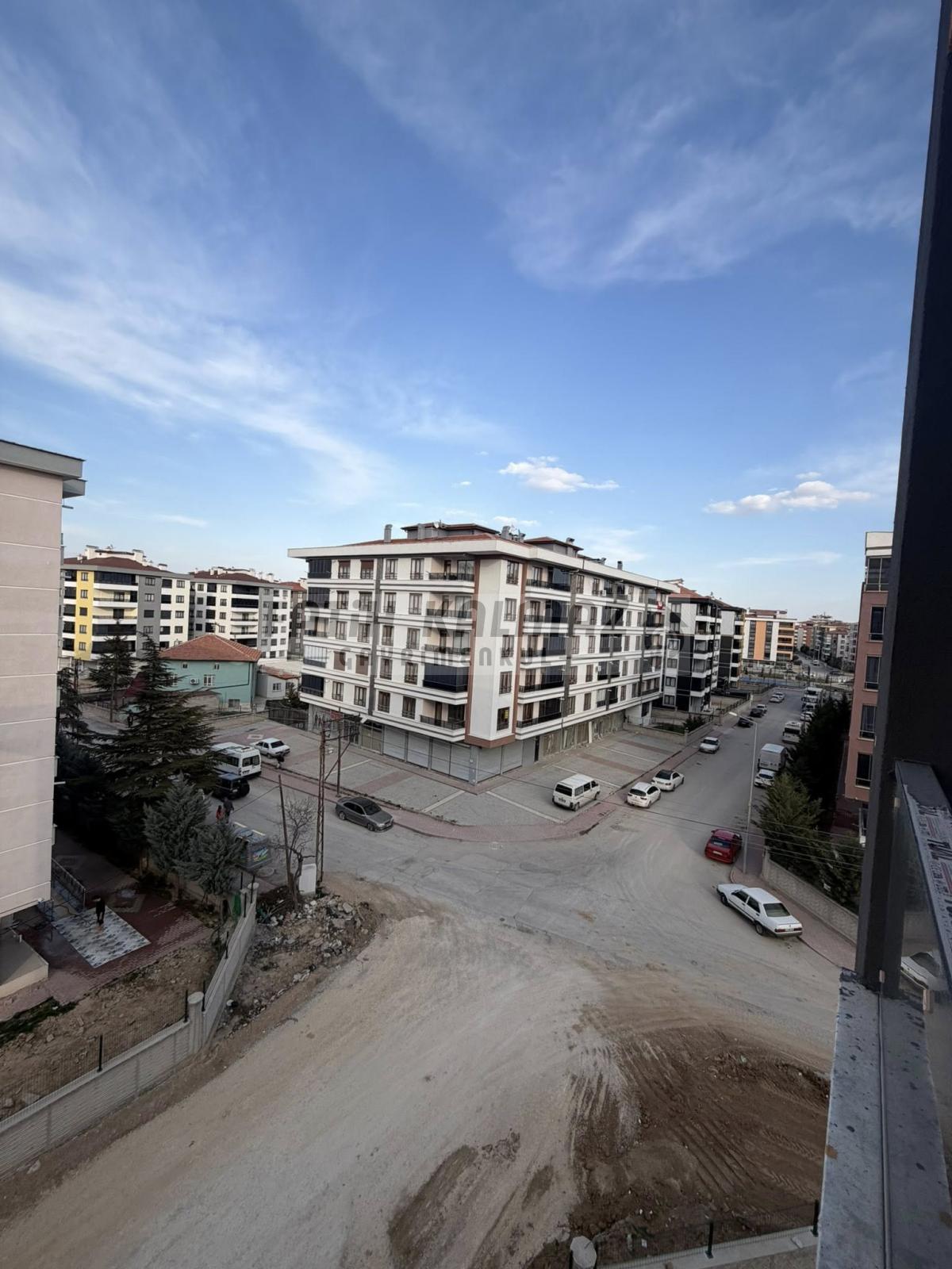Konya Karatay Sarıyakup Mahallesi’nde Satılık 3+1 AraKat Daire – 160 m², Kapalı Otoparklı
